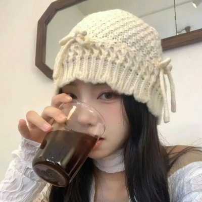 弱比少男闯女校